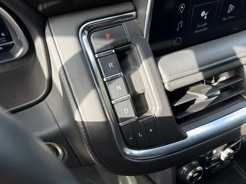 Used 2023 GMC Yukon XL SLE image 23