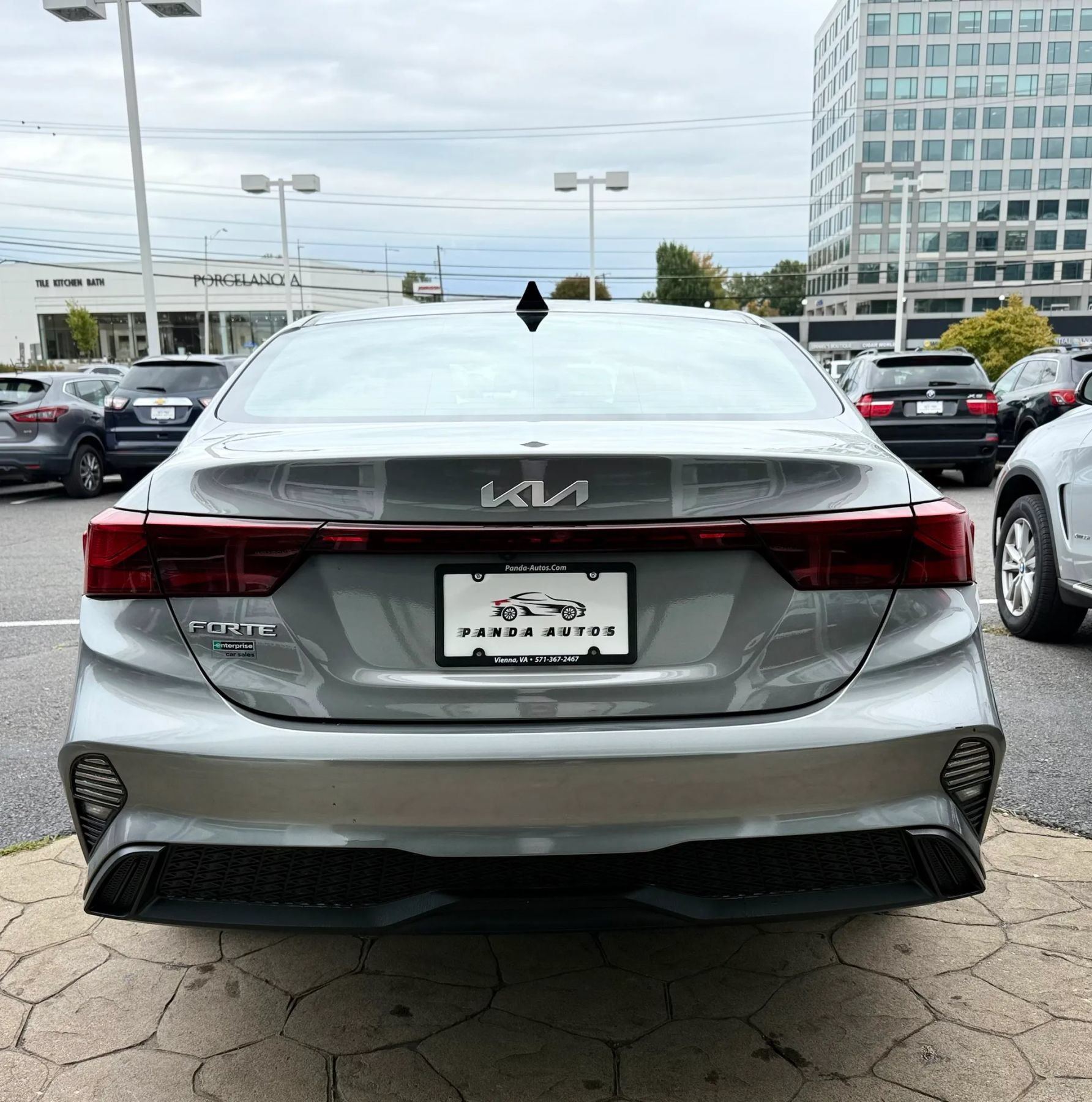 Used 2022 Kia Forte LXS FWD image 6