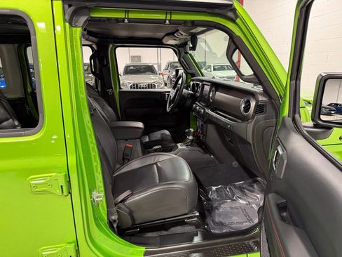 Used 2018 Jeep Wrangler Unlimited Rubicon w/ Dual Top Group image 51