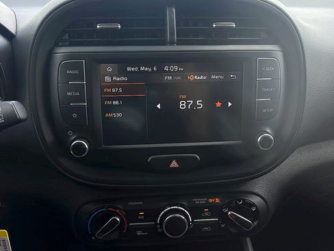 Used 2024 Kia Soul LX w/ Option Group 015 FWD image 15
