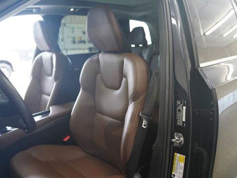 Used 2019 Volvo XC90 T6 Momentum w/ Protection Package Premier AWD/4WD image 25