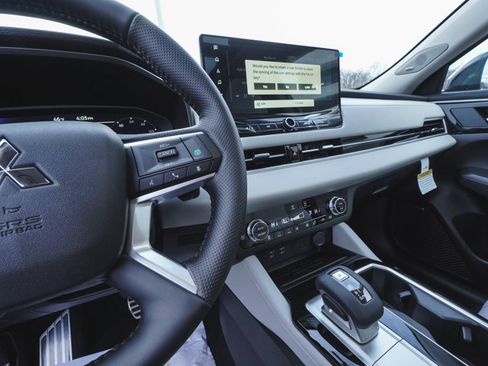 New 2026 Mitsubishi Outlander SEL AWD/4WD image 17