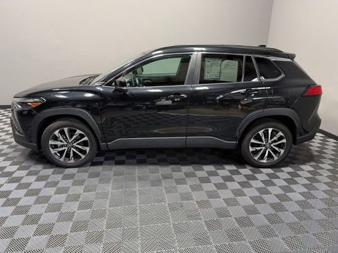 Used 2024 Toyota Corolla Cross XLE image 6