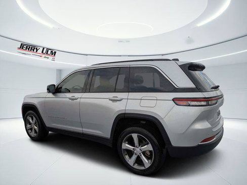 Certified 2025 Jeep Grand Cherokee Limited RWD image 5