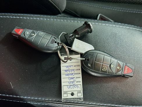 Used 2019 Jeep Cherokee Latitude w/ Cold Weather Group image 36