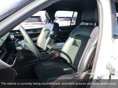 Used 2022 Jeep Grand Cherokee Trailhawk image 11