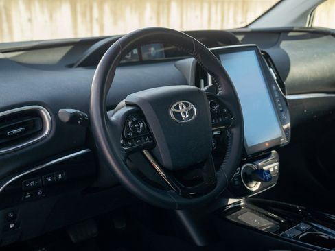 Used 2022 Toyota Prius Prime Limited FWD image 17