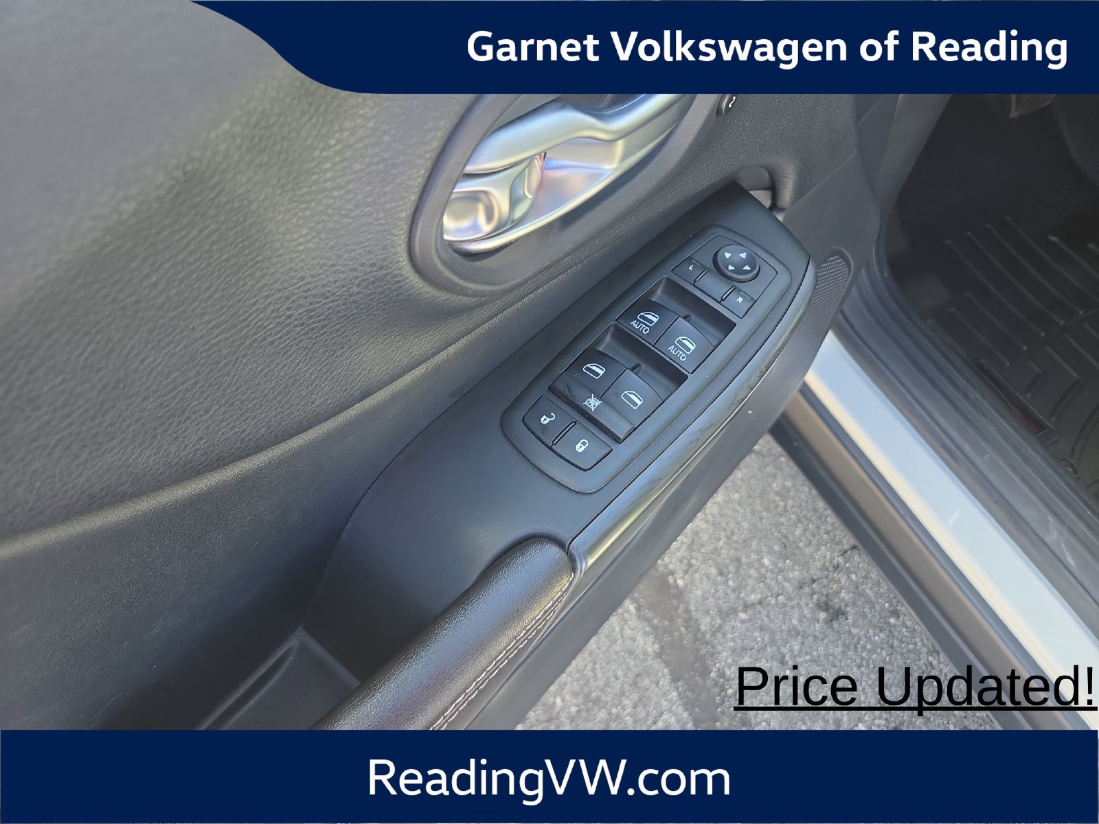 Used 2015 Jeep Cherokee Limited w/ Luxury Group AWD/4WD image 12