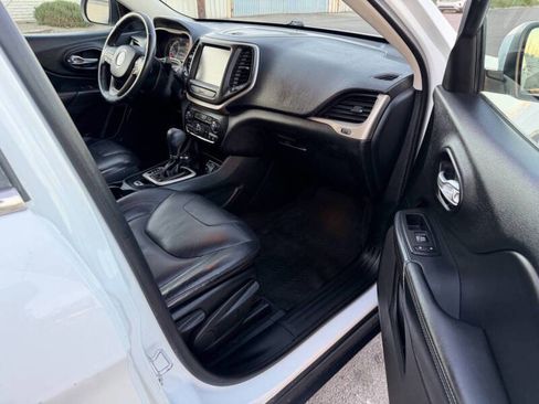 Used 2016 Jeep Cherokee Limited image 12