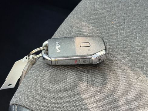 Used 2025 Kia Seltos S FWD image 22
