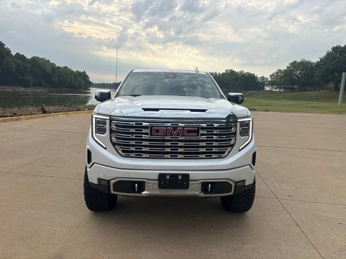 Used 2023 GMC Sierra 1500 Denali AWD/4WD image 9