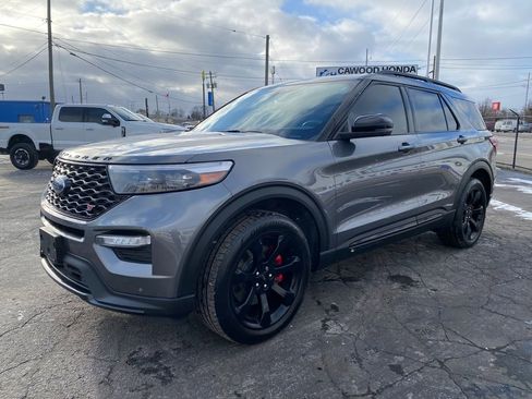 Used 2022 Ford Explorer ST w/ ST Street Pack image 9