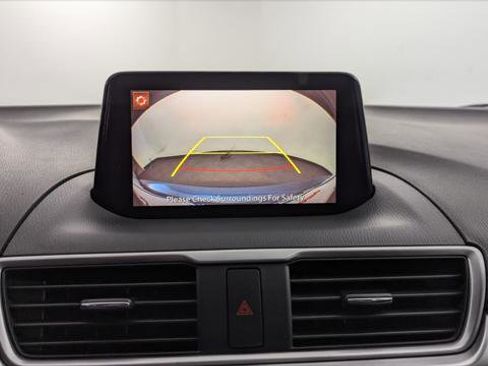 Used 2017 MAZDA MAZDA3 Touring w/ Popular Equipment Package image 27