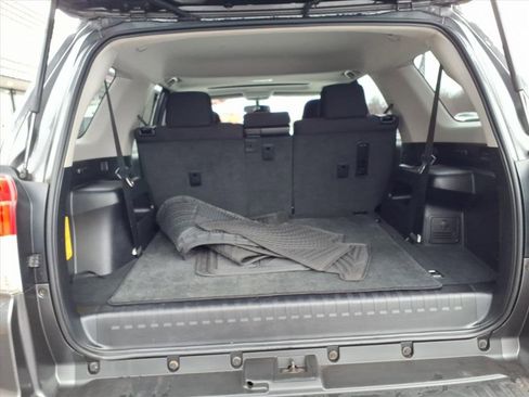 Used 2011 Toyota 4Runner Trail image 12