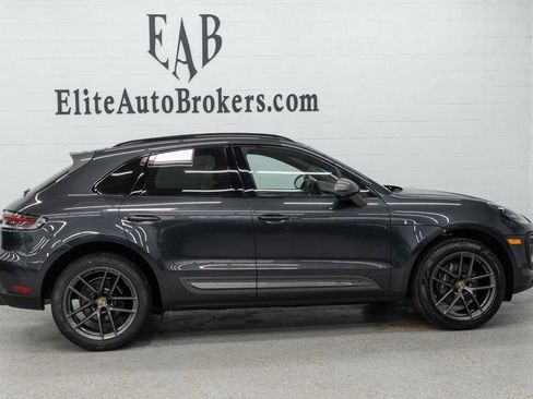 Used 2023 Porsche Macan Turbo image 5