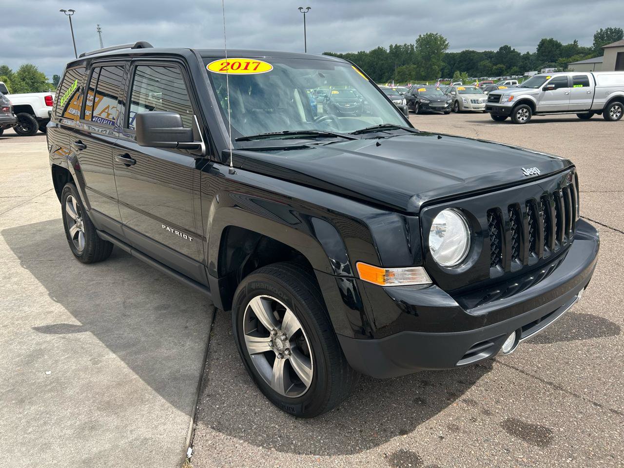 Used 2017 Jeep Patriot High Altitude AWD/4WD image 3