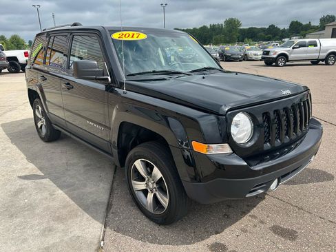 Used 2017 Jeep Patriot High Altitude AWD/4WD image 3