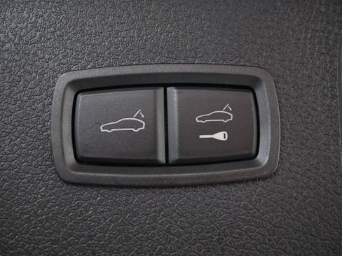 Used 2026 Porsche Macan AWD/4WD image 27