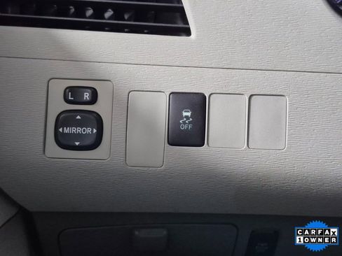 Used 2011 Toyota Sienna SE image 16