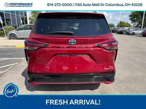 Used 2022 Toyota Sienna XSE FWD image 9