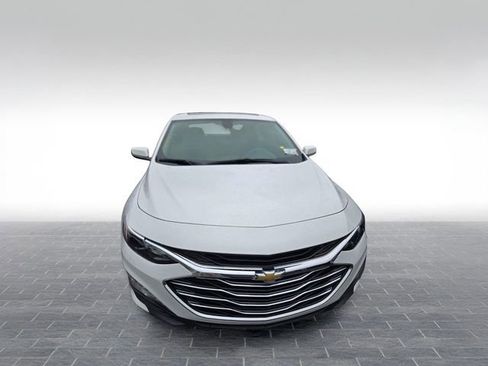 Used 2020 Chevrolet Malibu LT FWD image 2