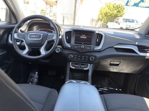 Used 2024 GMC Terrain SLE FWD image 20