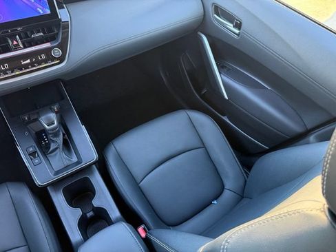 Used 2026 Toyota Corolla Cross XLE w/ Convenience Package FWD image 24