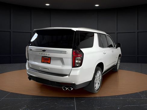 Used 2024 Chevrolet Tahoe High Country AWD/4WD image 7