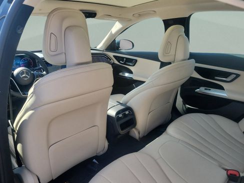 Used 2026 Mercedes-Benz E 350 Sedan w/ Winter Package image 9