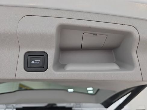 Used 2020 GMC Acadia SLT FWD image 33