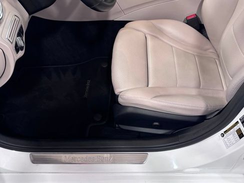 Used 2019 Mercedes-Benz C 300 4MATIC Sedan image 11