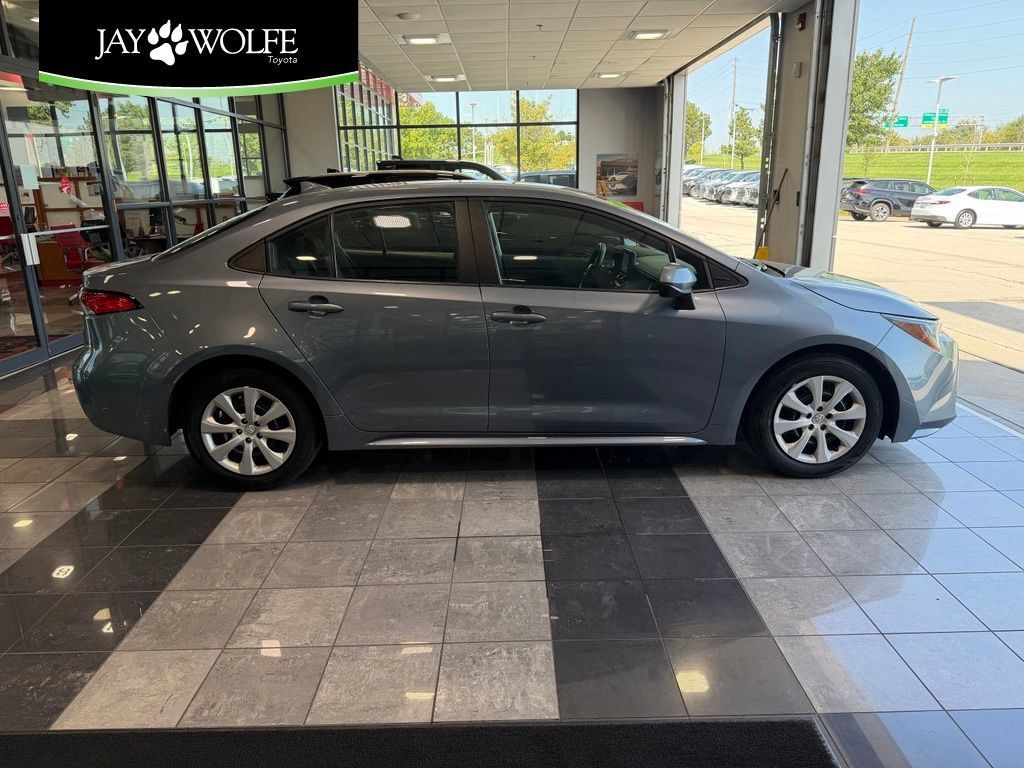 Certified 2024 Toyota Corolla LE FWD image 1