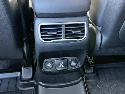 Used 2023 Hyundai Santa Fe Limited image 15