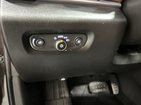 Used 2019 Chevrolet Traverse High Country AWD/4WD image 16