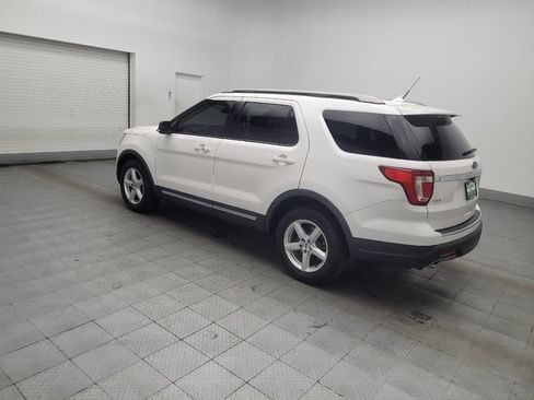 Used 2018 Ford Explorer XLT w/ Equipment Group 202A image 3