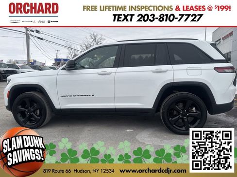 Used 2023 Jeep Grand Cherokee Altitude image 5