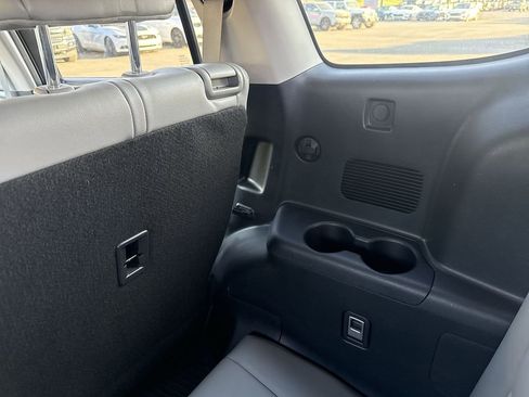 Used 2023 Toyota Highlander XLE image 32