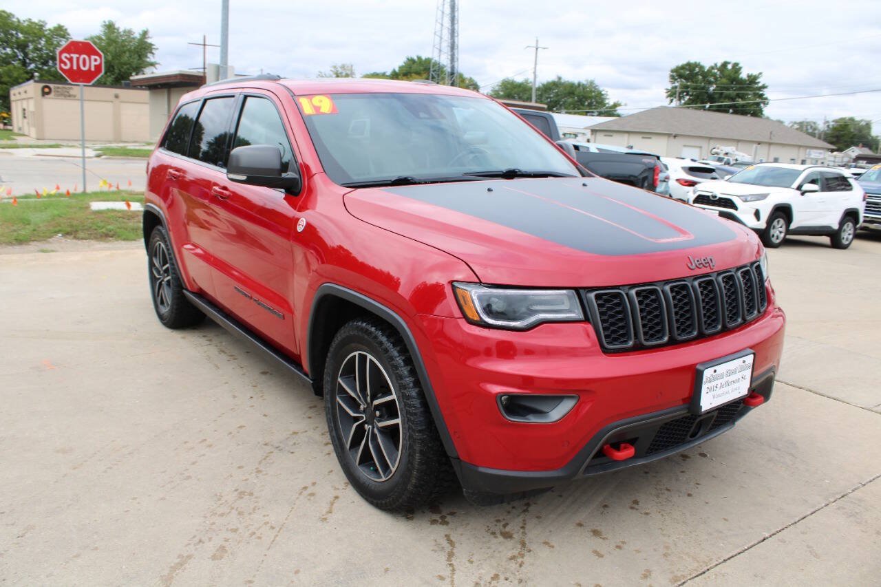 Used 2019 Jeep Grand Cherokee Trailhawk w/ Trailhawk Luxury Group AWD/4WD image 2