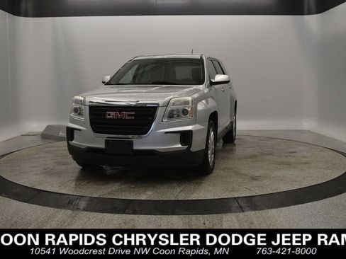 Used 2017 GMC Terrain SLE image 1