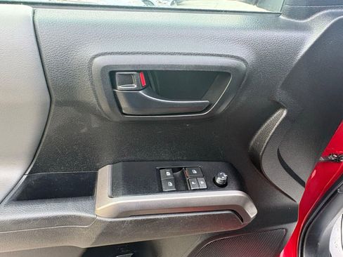 Used 2023 Toyota Tacoma SR5 AWD/4WD image 17