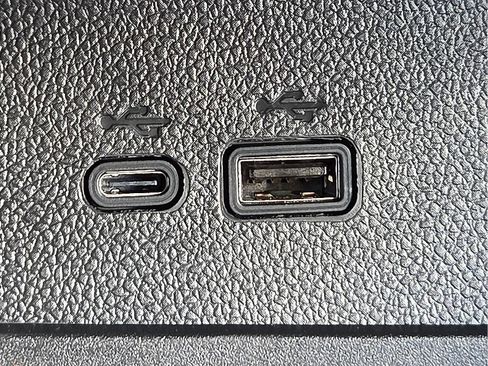 Used 2026 Chevrolet Traverse RS image 19