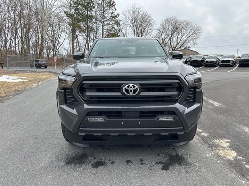 Used 2025 Toyota Tacoma SR5 image 2