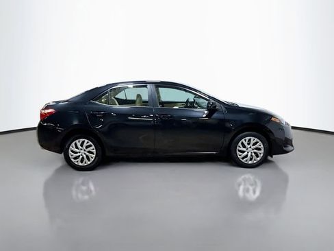 Used 2018 Toyota Corolla LE image 6