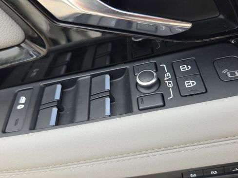 Used 2022 Land Rover Range Rover Evoque S AWD/4WD image 26