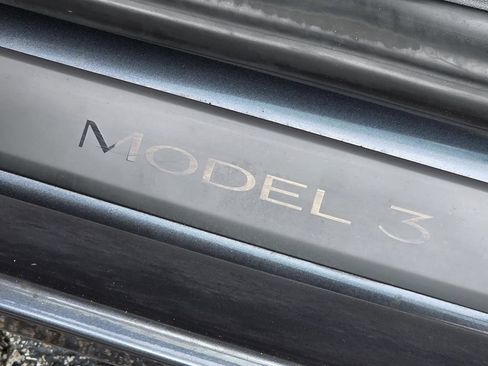 Used 2022 Tesla Model 3 Standard Range RWD image 37