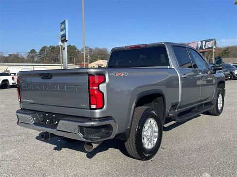 Used 2025 Chevrolet Silverado 2500 LTZ image 3