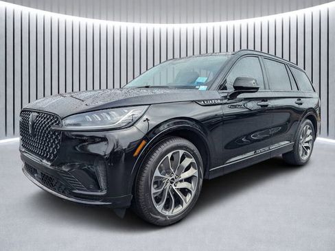 New 2026 Lincoln Aviator 2WD w/ Jet Appearance Package image 6