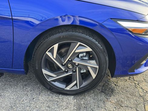 Certified 2025 Hyundai Elantra Sport image 10