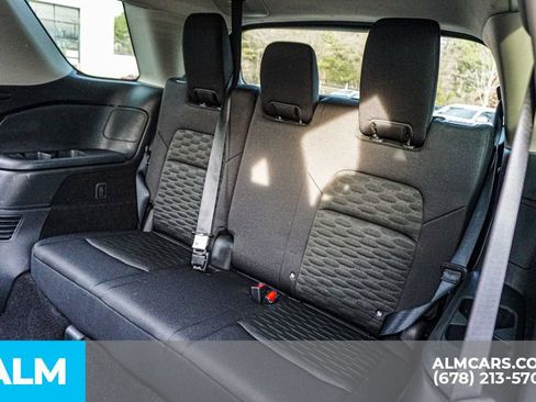 Used 2025 Nissan Pathfinder SV image 21