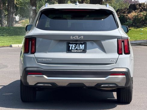 Used 2025 Kia Sorento S AWD/4WD image 5